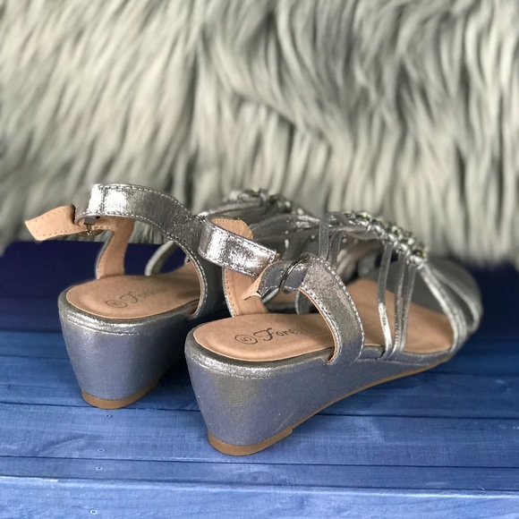 Low Wedge Heel Rhinestone Sandals - Picture 6 of 6